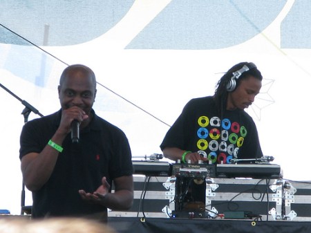 Print preaching to the crowd during his set